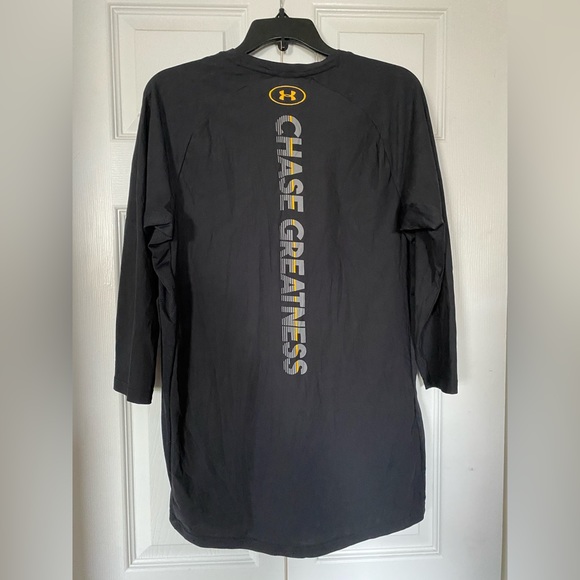 Under Armour Men’s Large 3/4 T Chase Greatness - Picture 2 of 3